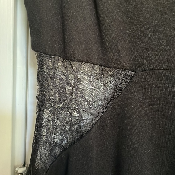Bailey 44 LBD, lace detail and cutouts, size small, great condition - Picture 6 of 10